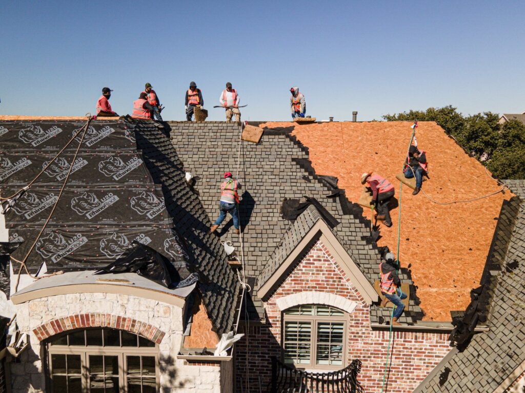 BEST ROOFING CONTRACTOR IN AYER, MA: HOW TO CHOOSE THE RIGHT ONE